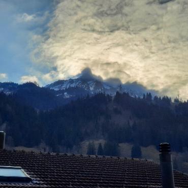 "Das Gehrihorn wirft seinen Schatten in die Wolken.", schrieb Priska Horrer zu diesem Bild.