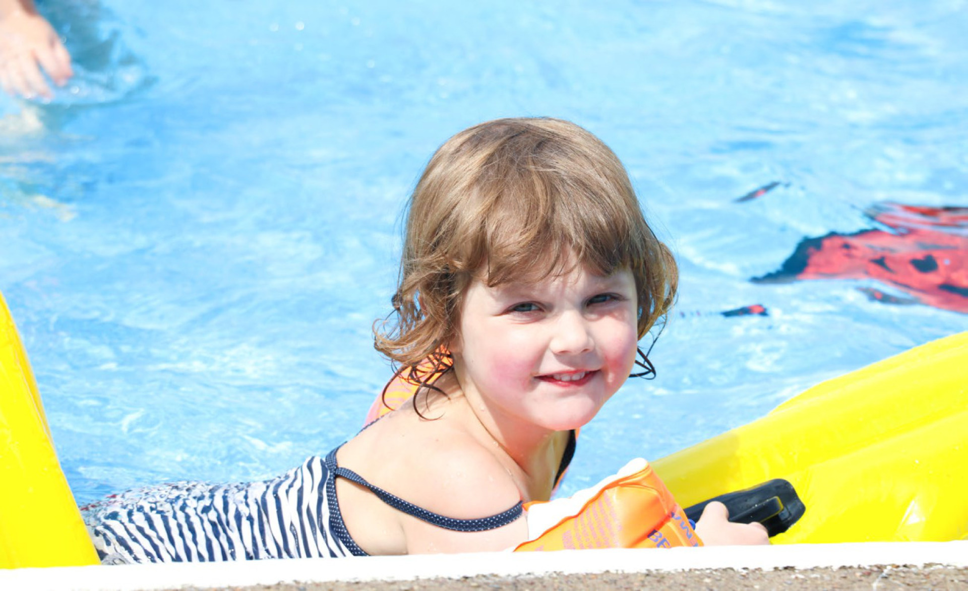 Eröffnung Freibadsaison in Frutigen mit «Welcome Summer»
